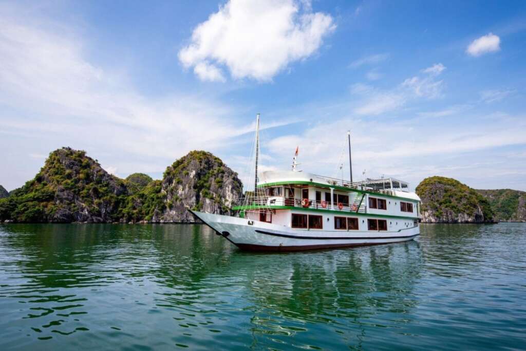 Croisière dans la baie de Lan Ha, sœur de la baie d'Ha Long