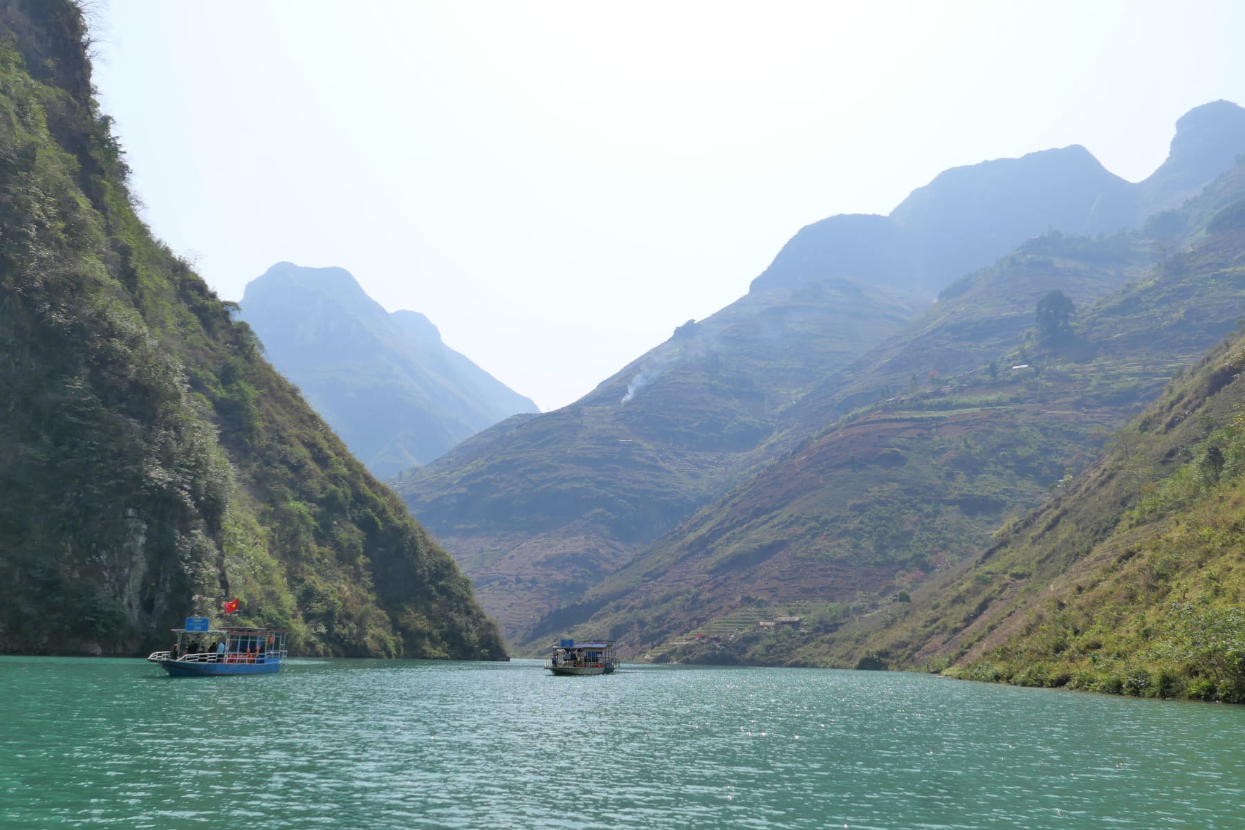 Boat ride on Nho Que River through Tu San Canyon - Ha Giang