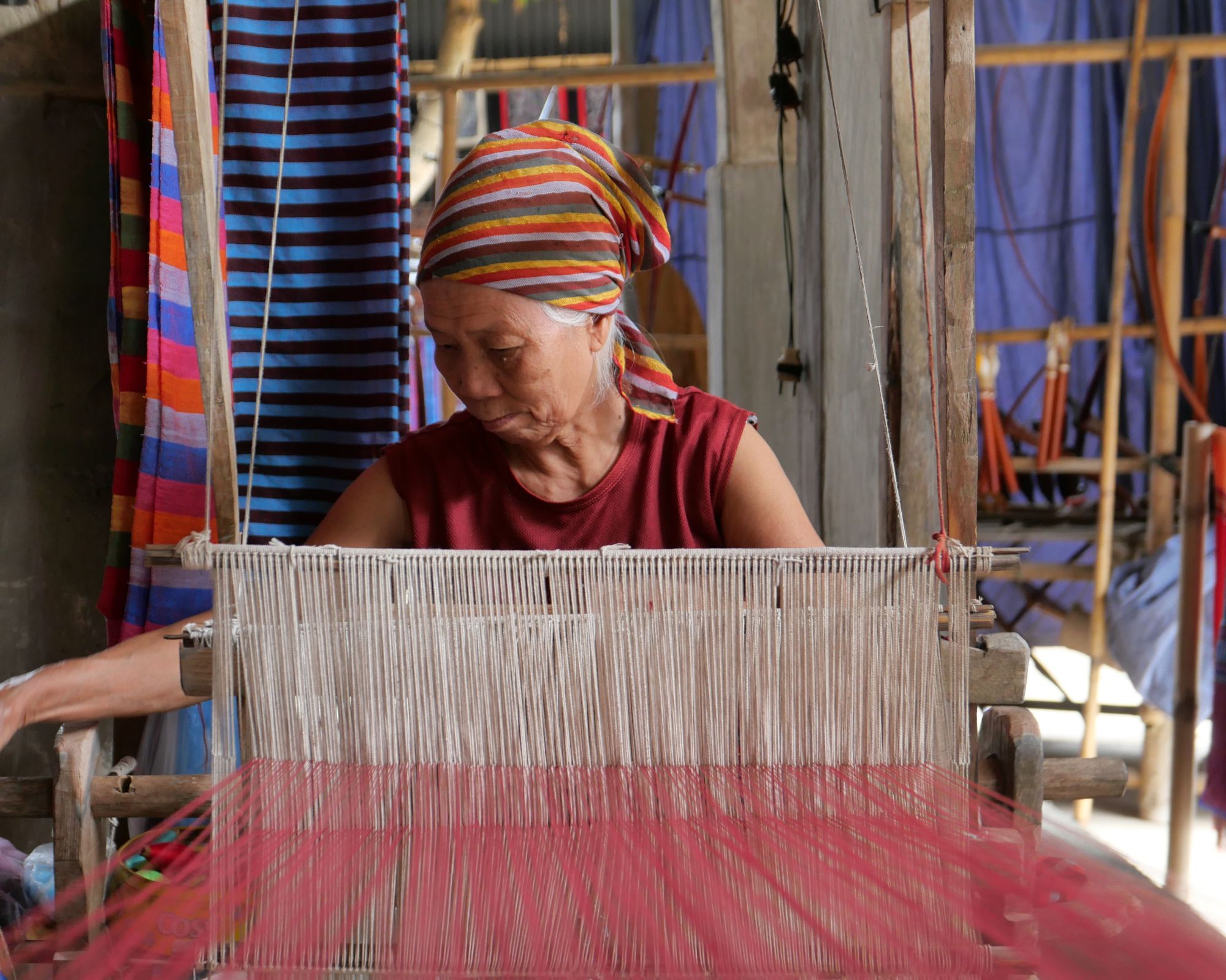 Découvrez l'artisanat avec les Thaïlandais blancs à Mai Chau