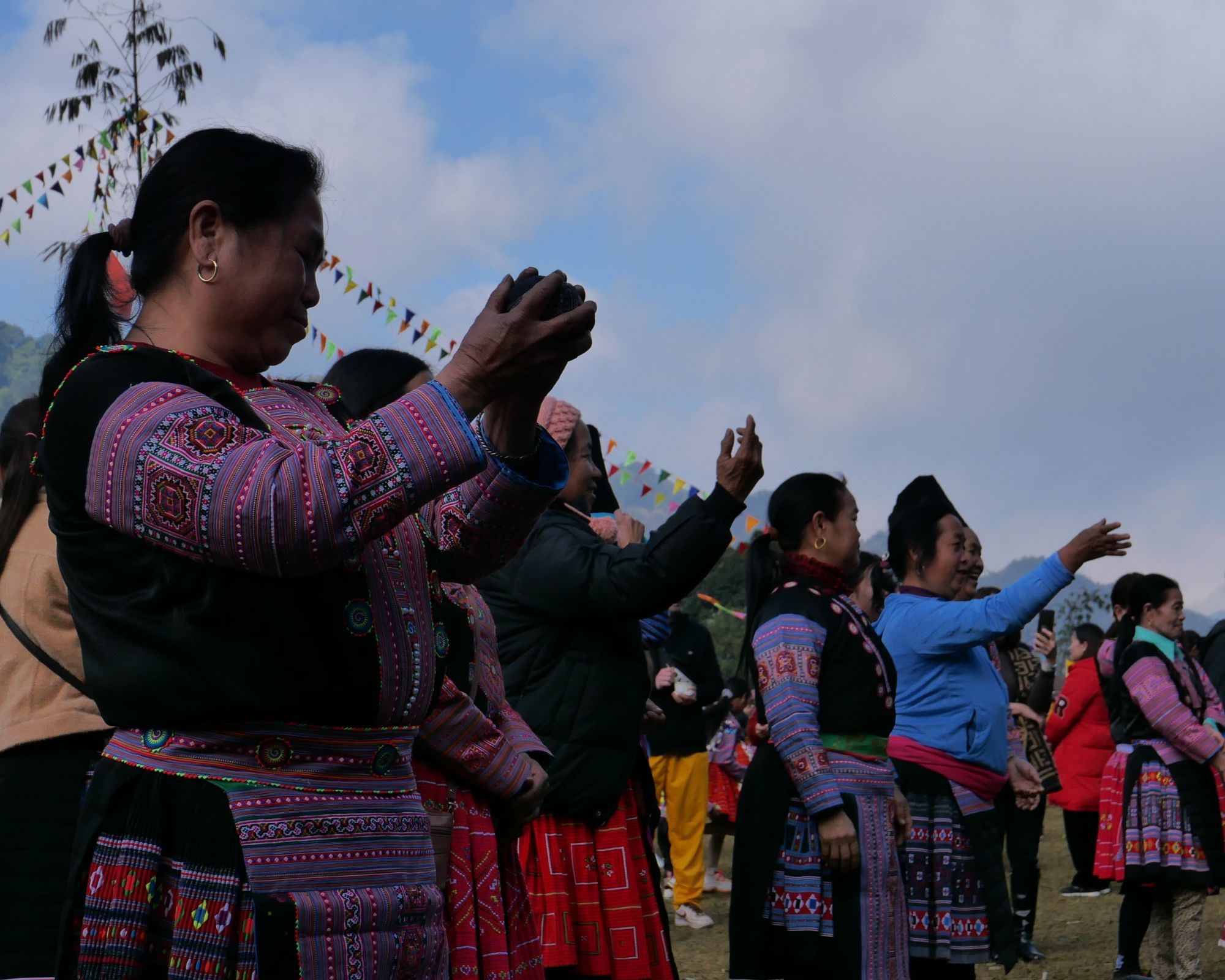Immerse in the colorful culture of the Blue H'mong people 