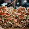 Marché aux fleurs à Hanoi avec beaucoup de fleurs