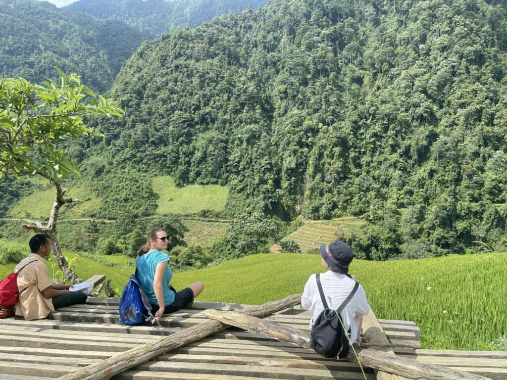 Point de vue sur la route du trekking de DCT Travel-Mu Cang Chai