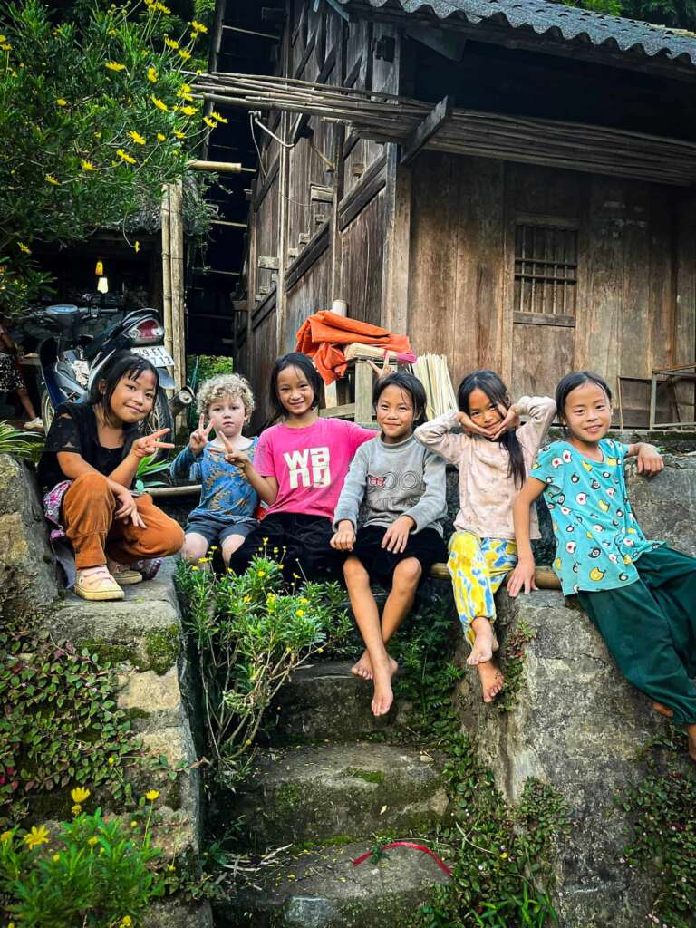 enfants locaux à Lam Thuong