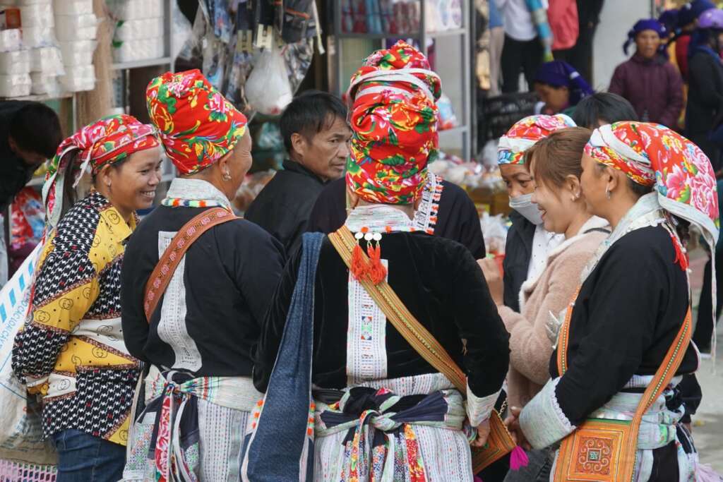Visitez le marché local de Bac Ha, Sapa au printemps