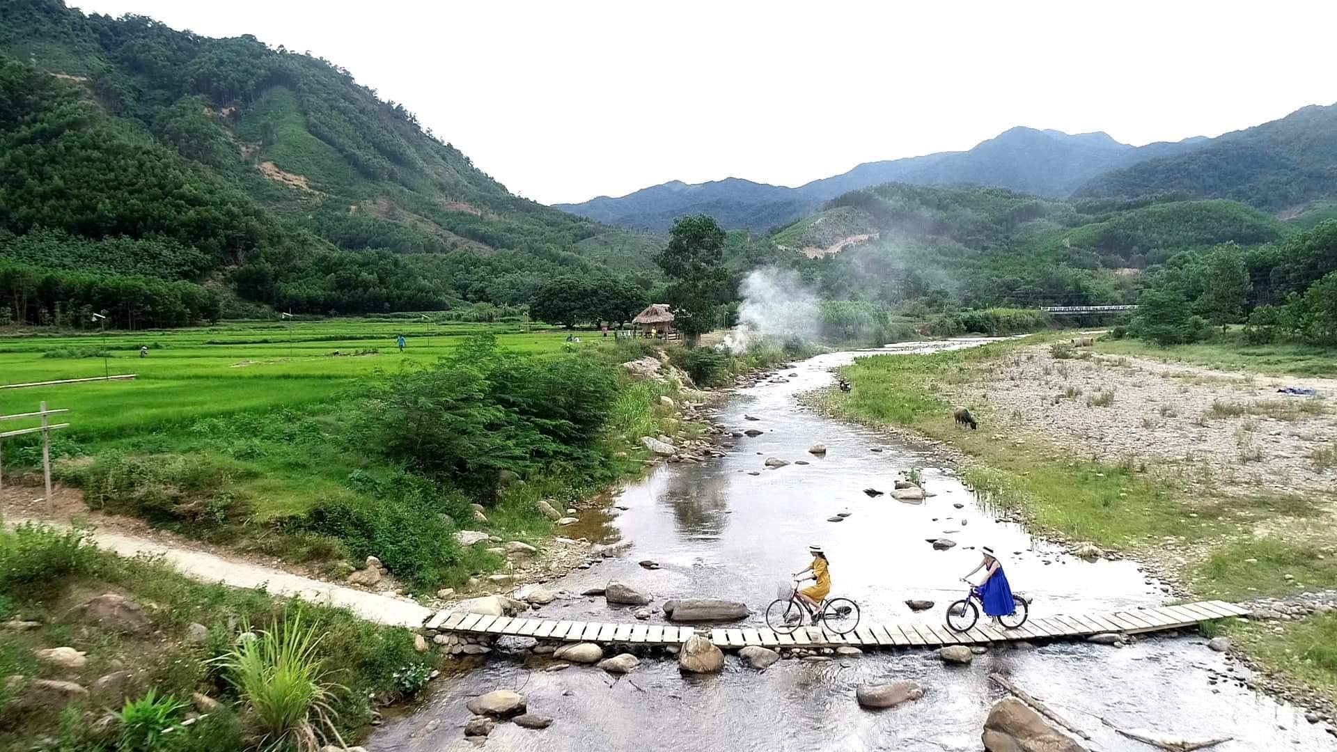 A Luoi - une montagne à Hué