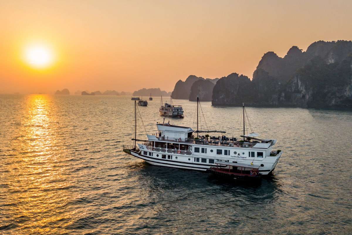 Bai Tu Long Bay - Cat Ba (7)