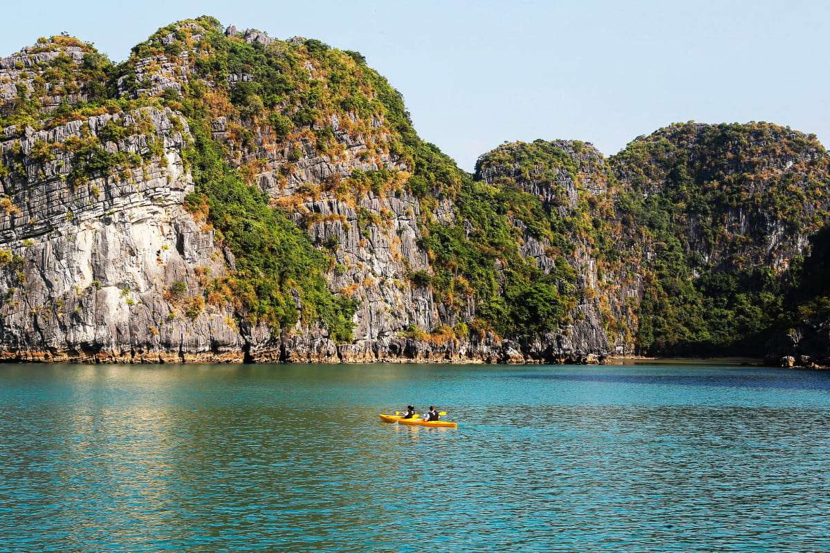 Bai Tu Long Bay - Cat Ba