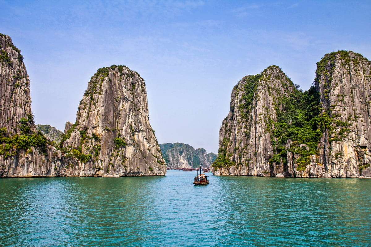 Ha Long Bay (2)