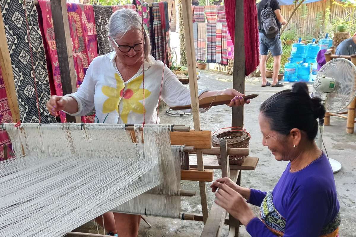 Join local weaving workshops in Mai Chau