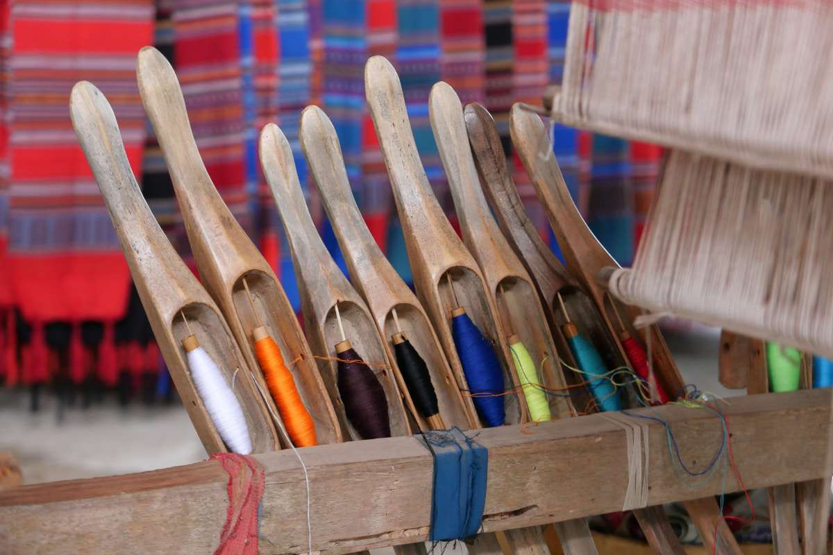 Join local weaving workshops in Mai Chau