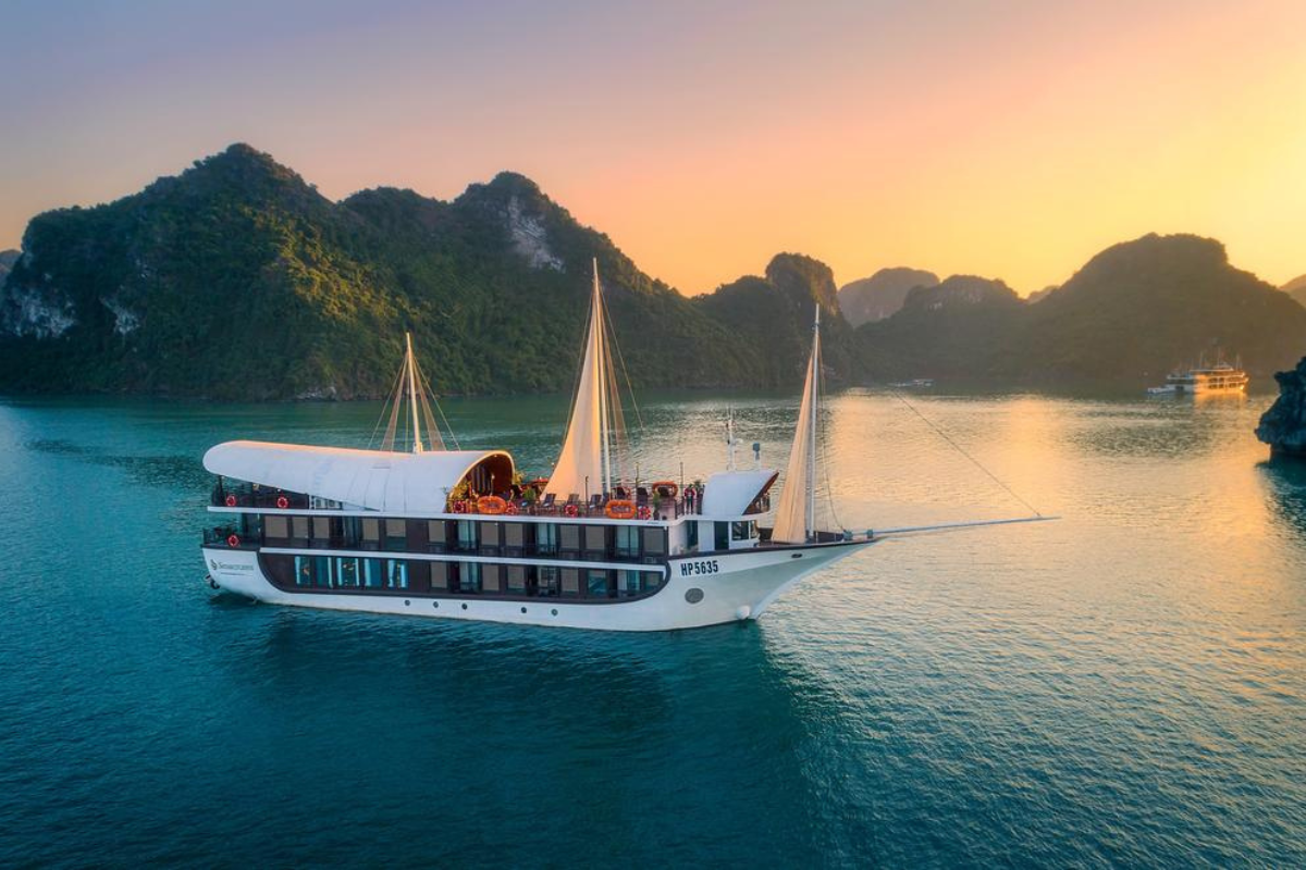 Cruise in Lan Ha Bay